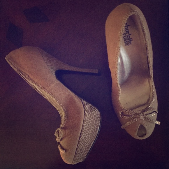 CHARLOTTE RUSSE Tan Camel Peep Toe Platform Shoes - Picture 8 of 8
